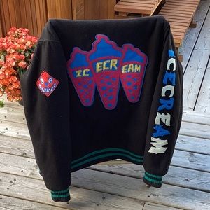 Vintage, good condition ice cream jacket. Rare find, size large.
